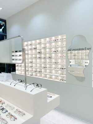 kính cận thời trang sang trọng